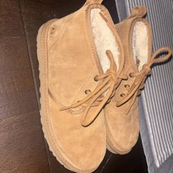 Uggs Neumel Woman’s Size 8