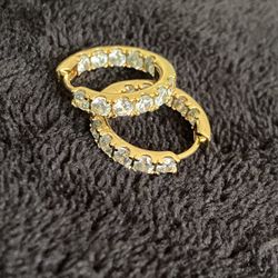 14kt Gold Earrings  Natural Diamonds