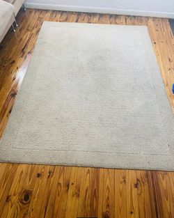Beige carpet rug 6-1/2 X 9 feet
