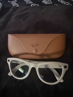 Meta glasses