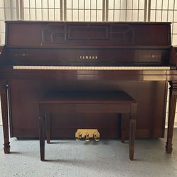 Yamaha M560 Console Piano (2002) / will deliver!!  