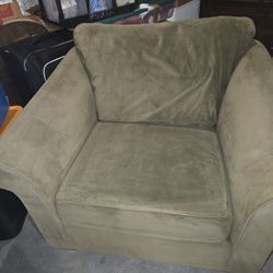 Super Comfy MOSS GREEN 💚 Chair