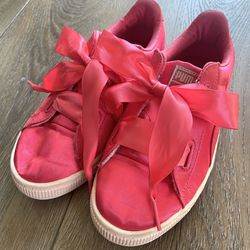 Like New! PUMA Big Girls' Basket Heart Tween Jr Size 13