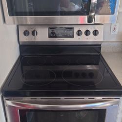 Frigidaire Stove Microwave Set