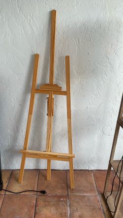 Pine wood easel