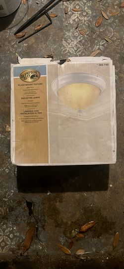Hampton Bay Flush mount fixture