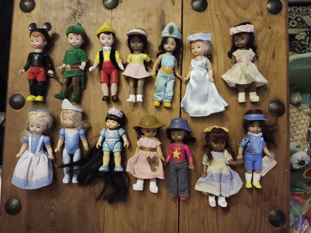 14 Alexander Dolls