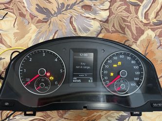 2010 Volkswagen Jetta OEM Speedometer Instrument Gauge Cluster 66 k 5M0920970G
