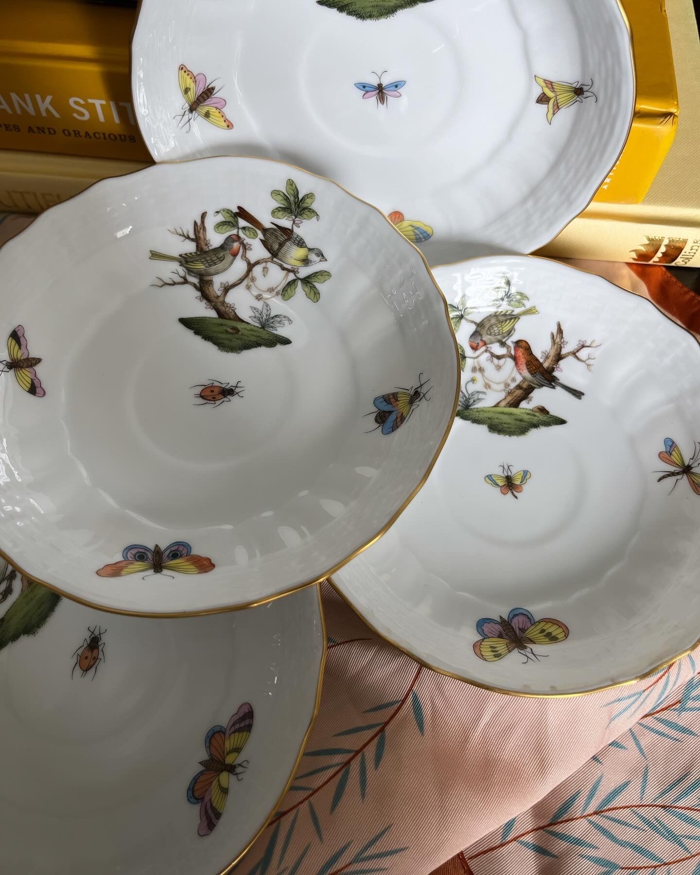 ROTHSCHILD BIRD CANTON SAUCER. Handcrafted saucer. Made of porcelain. Made in Hungary. 🌸🧡🌸🧡You have found the missing piece to your China Collecti