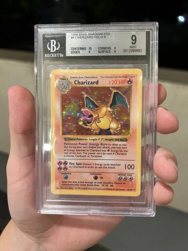 Pokémon TCG Charizard 4/102 Holo Rare Shadowless Base Set