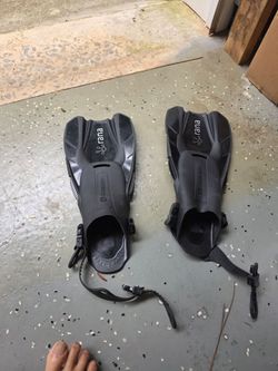 Rana Guardian Flippers