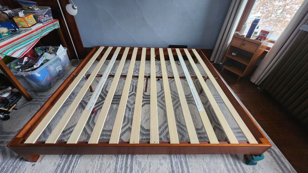 King ZINUS Wen Deluxe Wood Platform Bed Frame