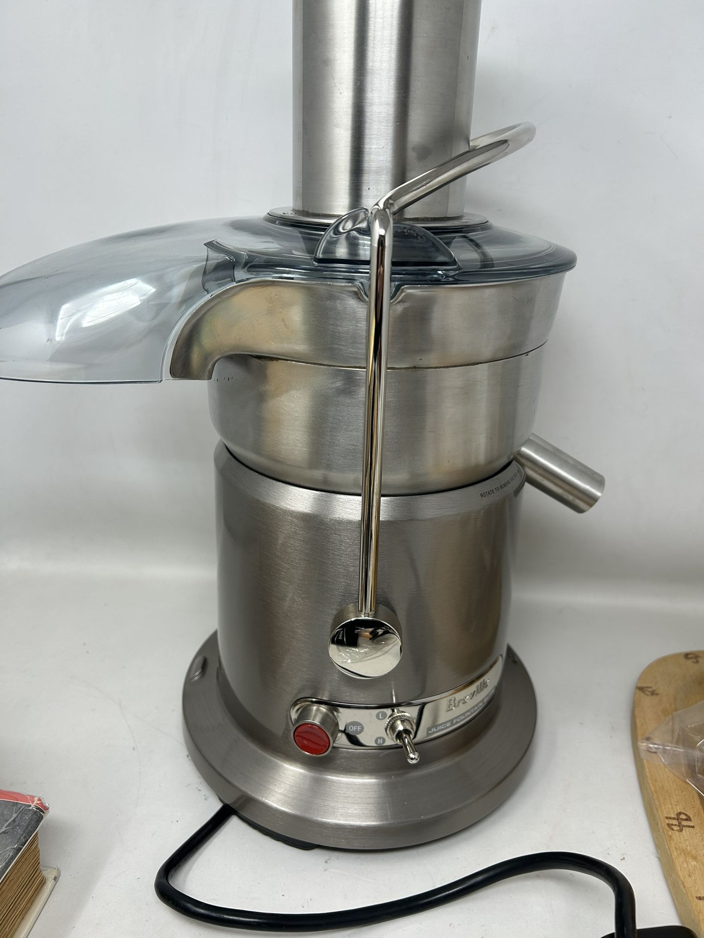 Breville Fountain Elite 1000W Electric Juicer - 800JEXL See description for more details