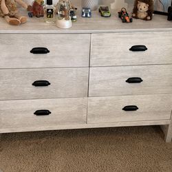 Kids dresser - perfect condition - light gray