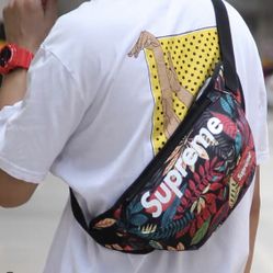 Supreme waist bag 