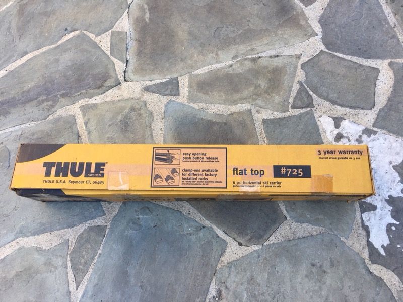 Winter is coming! Thule 725 Flat Top Ski and Snowboard Racks