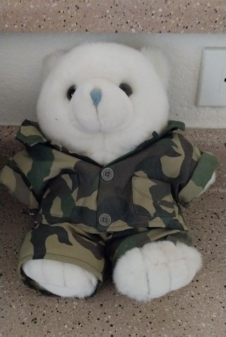 STUFFED BEAR LIKE NEW