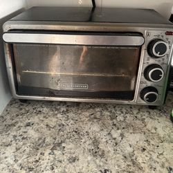 Black+Decker(R) 4-Slice Toaster Oven Silver