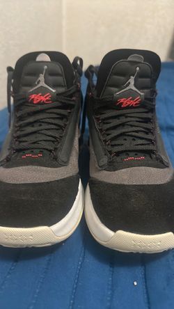 Tennis shoes size 7