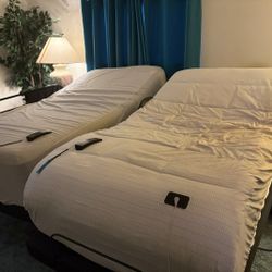 ALMOST NEW Electric Adjustable king or 2 twin beds