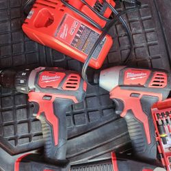 Milwaukee M18 Volt Brushless Cordless Compact Hammer Drill/ Compact Impact Combo Kit