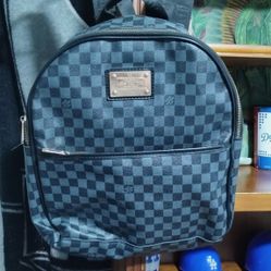 Louis Vuitton Men's Backpack 