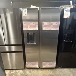 Samsung - 28 Cu Ft Side By Side Refrigerator With Water Dispenser and Icemaker in Stainless Steel