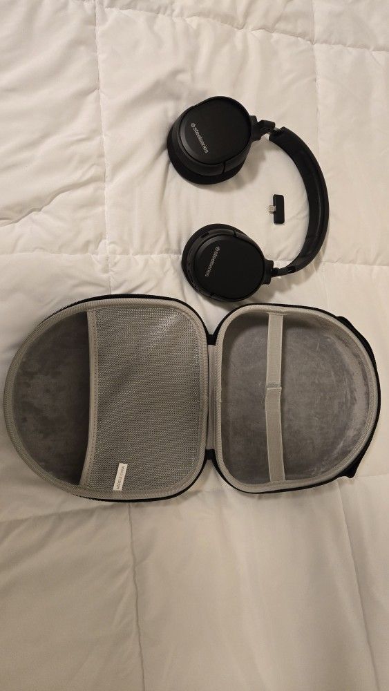Steel series arctis 1 wireless headset usb-c dongle and case