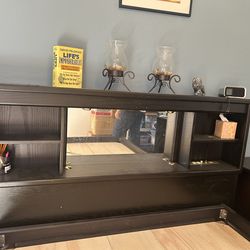 Bedroom furniture set
