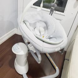 Graco Soothe My Way Baby Swing With Removable Rocker Chair. 