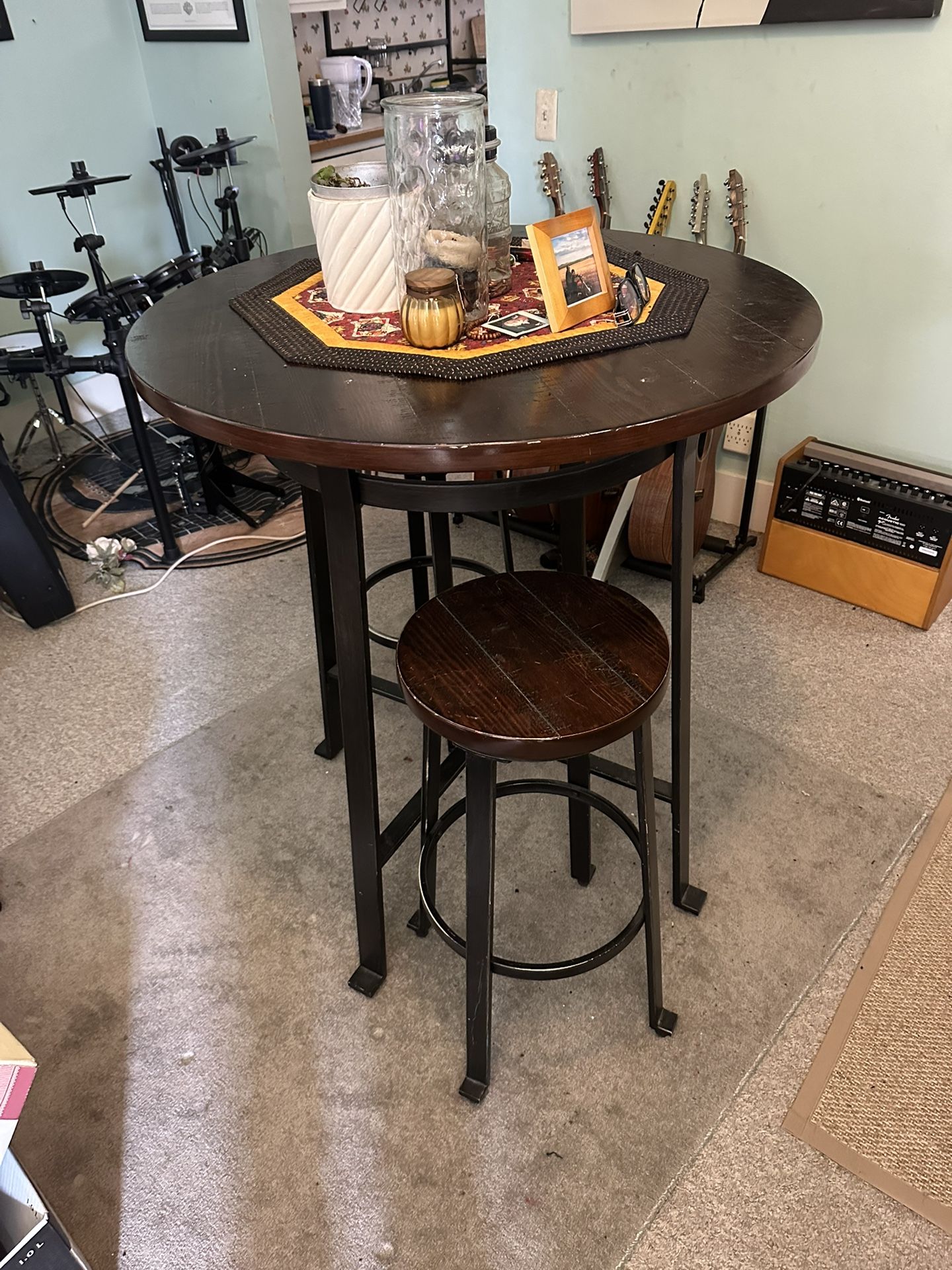 41 Inch High Quality Pub Table