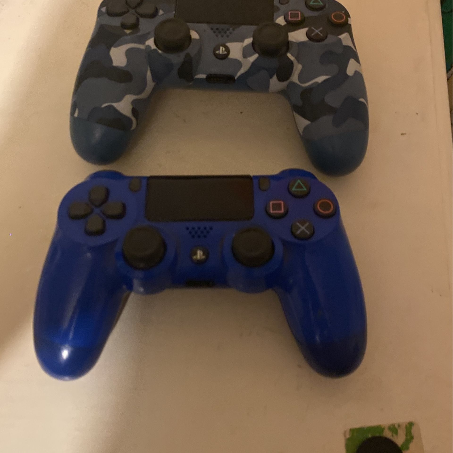 Used PS4 Controllers & Games 