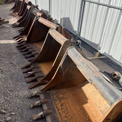 CAT BACKHOE BUCKETS