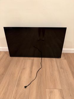 Vizio 50-Inch 4K Smart TV with Tv Mount