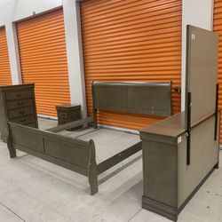 King Sized Bedroom Set