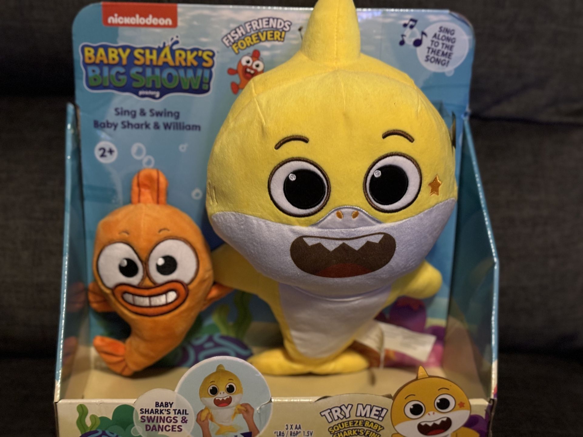 NEW BABY SHARK'S BIG SHOW BABY SHARK & WILLIAM SING & SWING INTERACTIVE