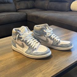 Jordan 1 Retro OG Hyper Royal