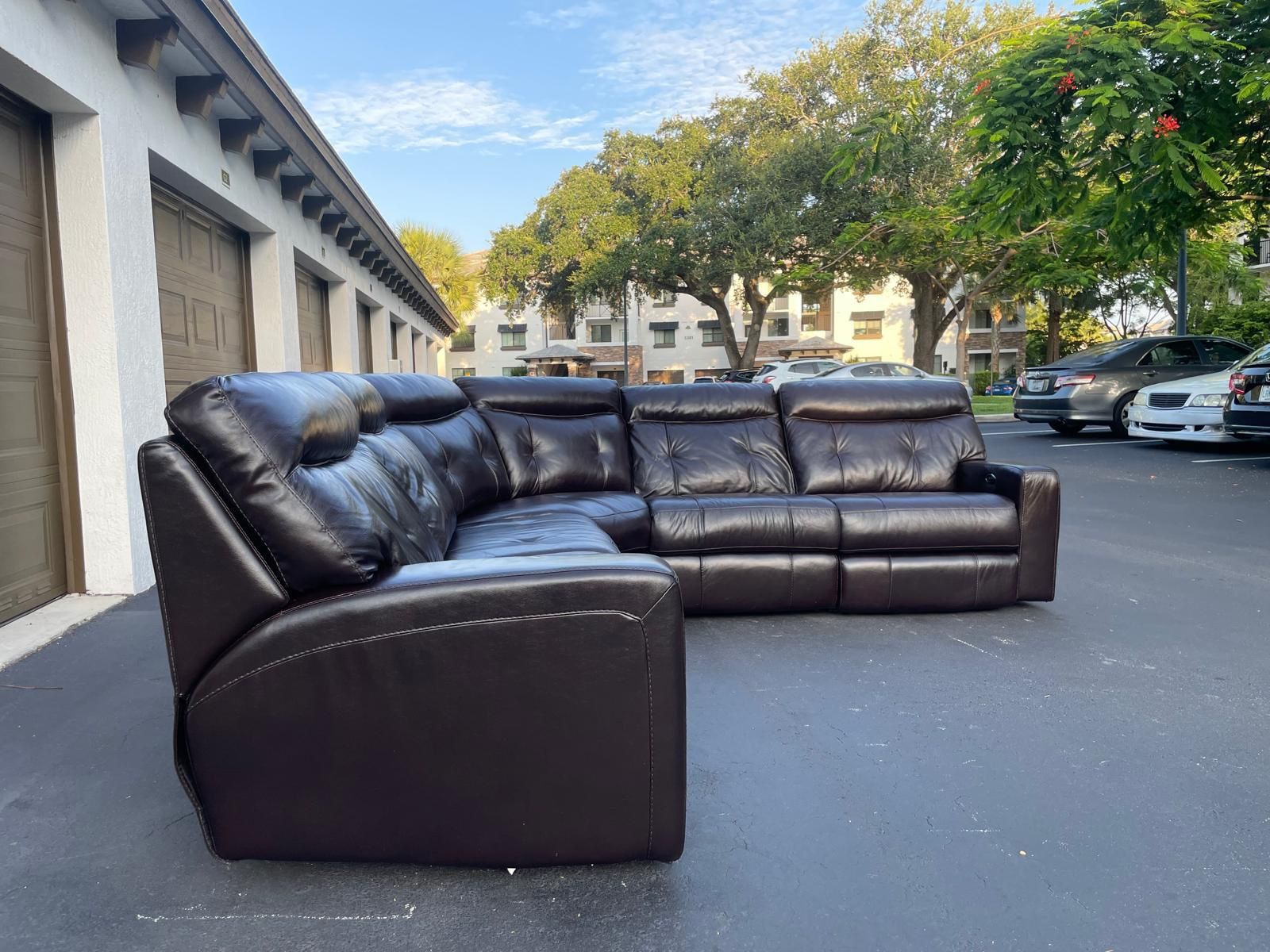 Sofa/Couch Sectional - Brown - Recliners - Leather - Delivery Available 🚛