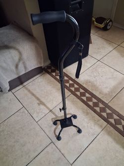 It a cane adjustable barely use in good condition