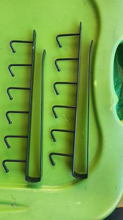 2 UNDER THE CABINET CUP HOLDERS 