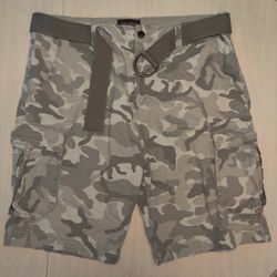 No Boundaries Cargo Shorts, size 38