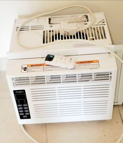 Whirlpool 6,000 BTU Window Air Conditioner w/ Remote – Excellent Condition