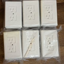 Lot of 36x Safety Innovations Self-closing Outlet Covers