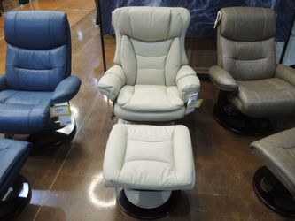 Barcalounger Roscoe Leather Recliner and Ottoman - Roman Ivory | Reclining Chair | Footstool