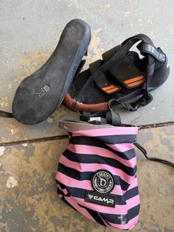 Kids Rock Climbing Shoes Size 4 + CAMP Chalk Bag – Like New