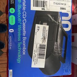 Potable CD/Cassete Boombox
