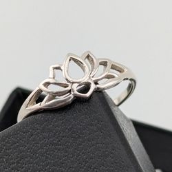 SIZE 10 Delicate 925 Sterling Silver Lotus Flower 