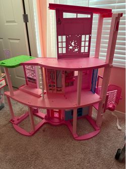 Barbie doll house