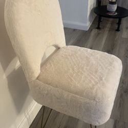 Small vanity chair with storage