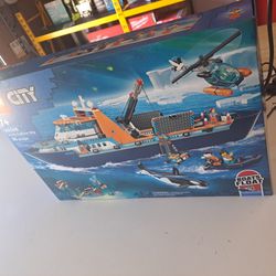 Lego City 60368  Arctic explorer ship